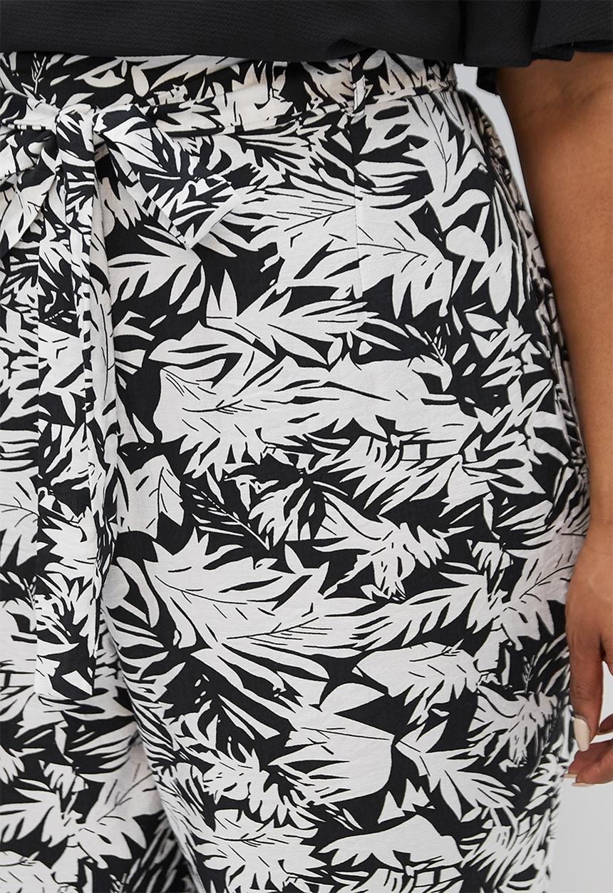 edit Plus - Belted soft straight leg pant - mono palm leaves