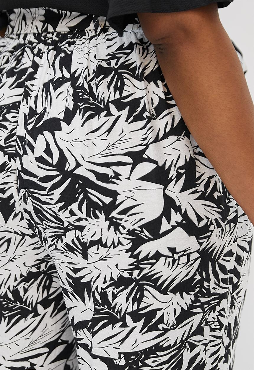 edit Plus - Belted soft straight leg pant - mono palm leaves