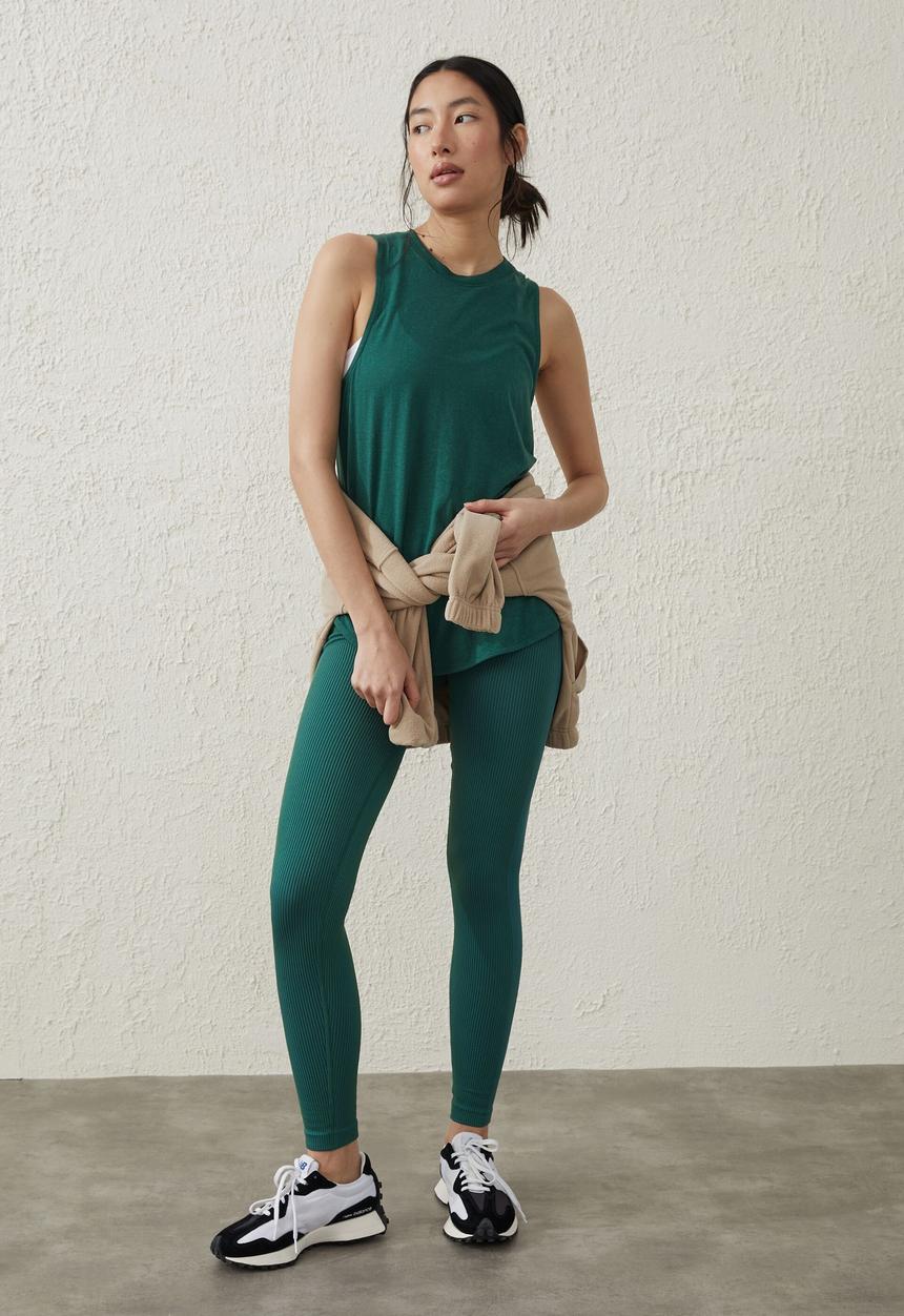 Cotton On - Active curve hem tank - verdant green