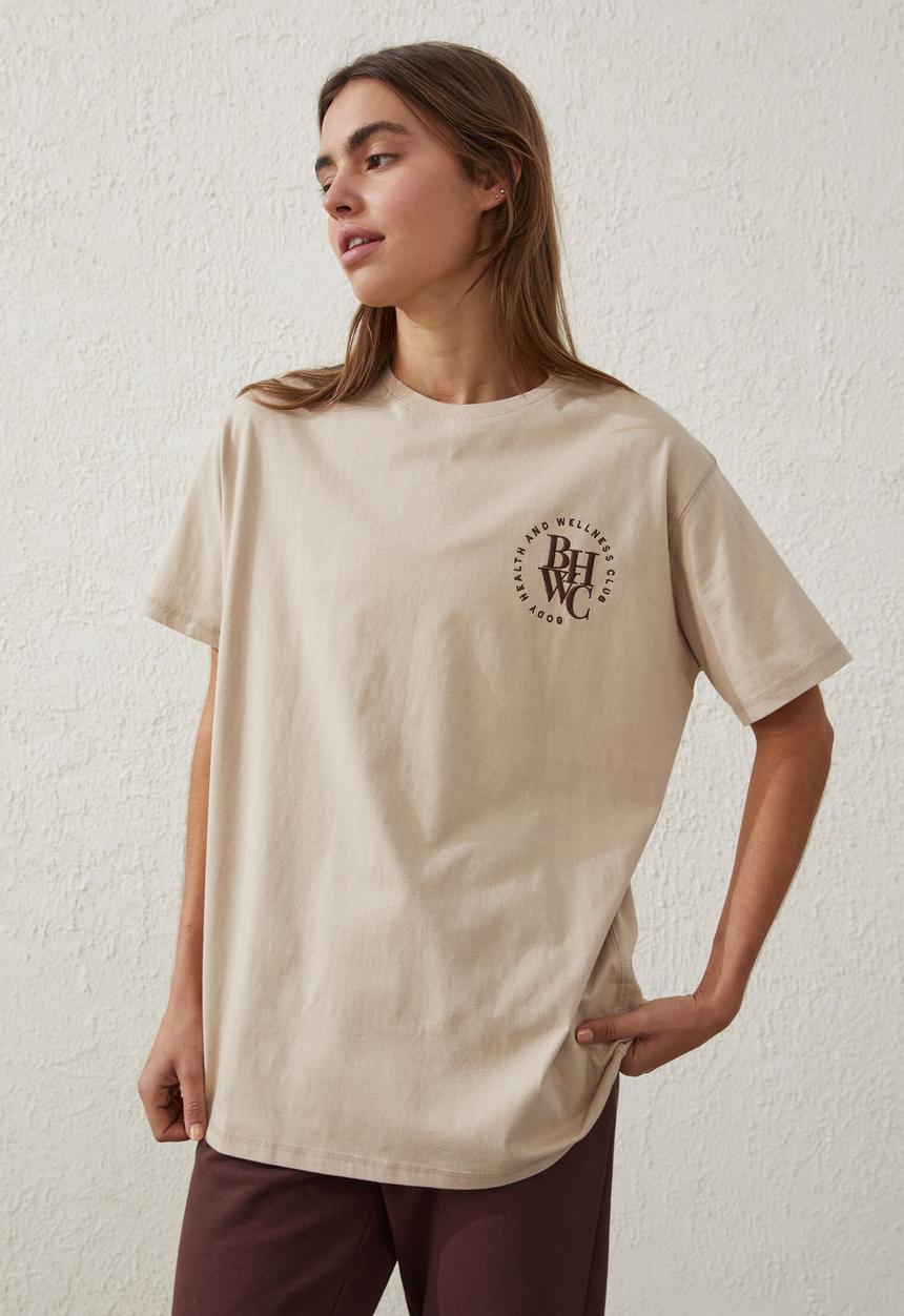Cotton On - Active graphic tshirt - sesame wellness crest