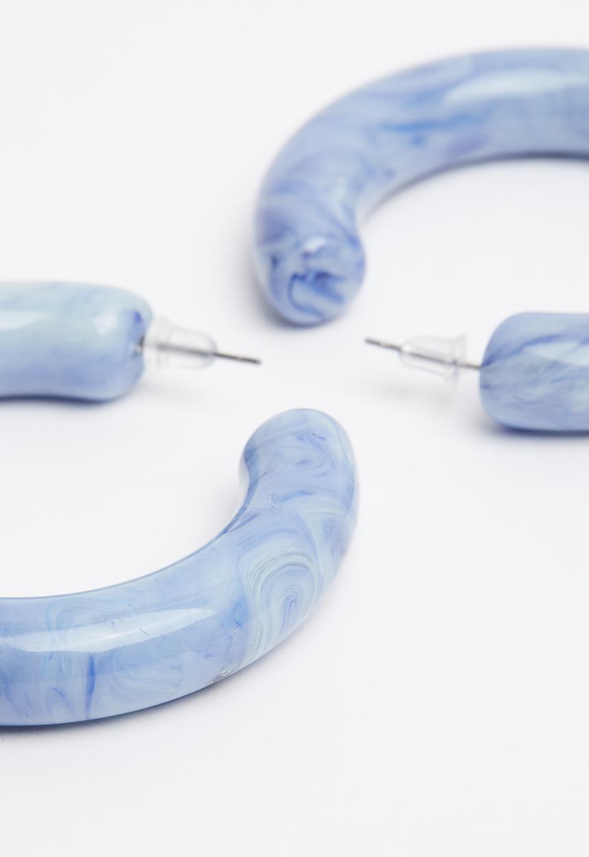 Superbalist - Marbled hoop earrings - blue & white