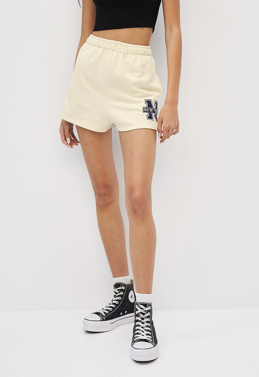 Blake - Fleece short w graphic - cream
