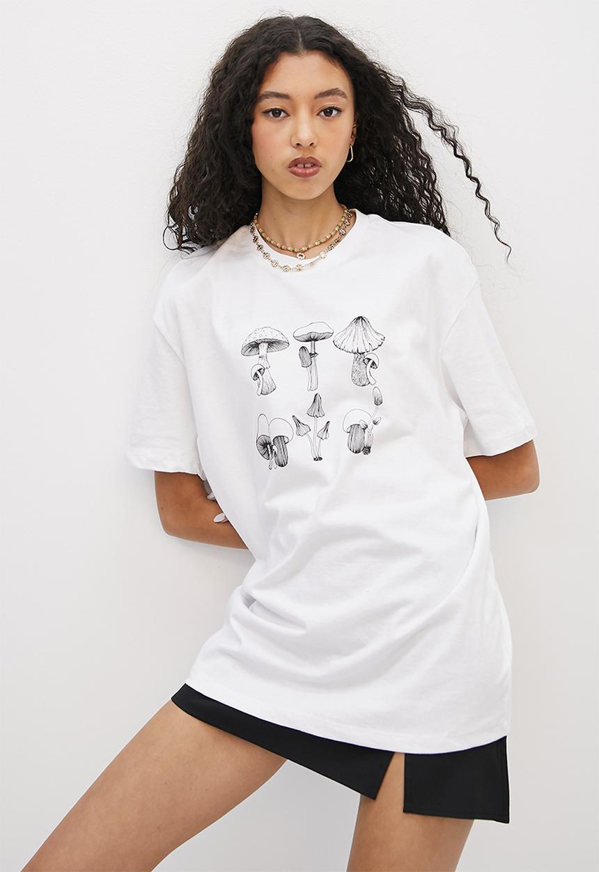 Blake - Oversized tee with placement print - white