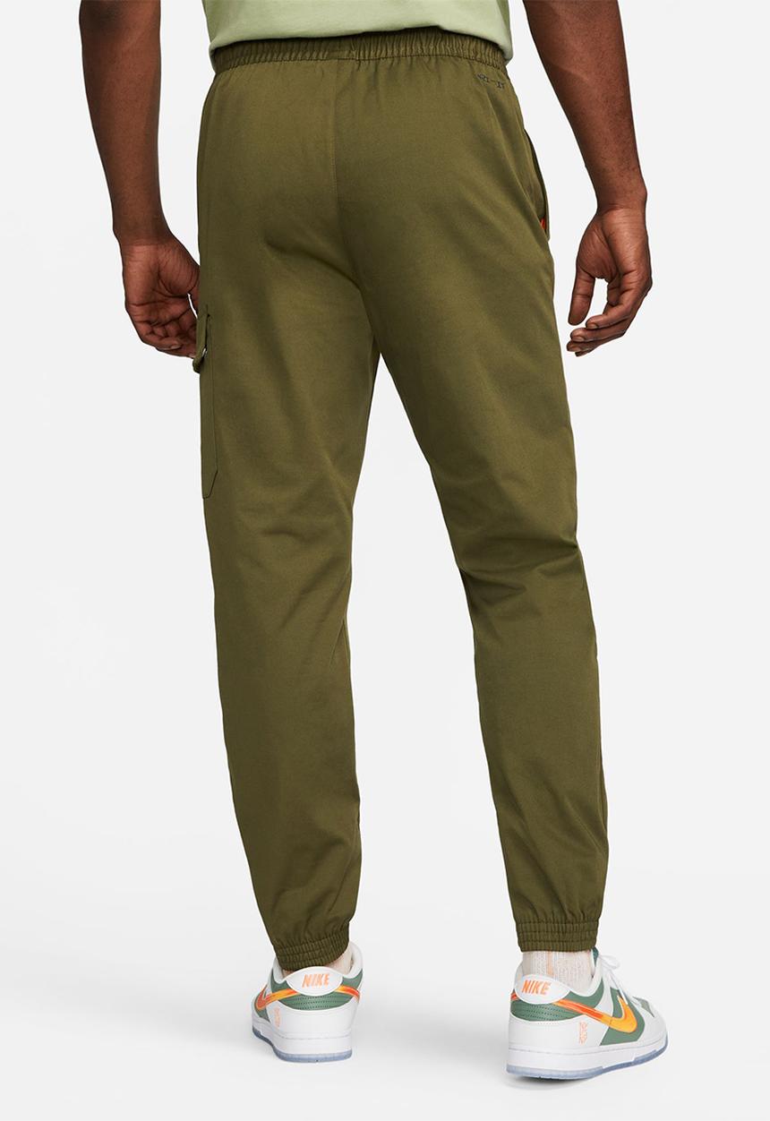 Nike - NSW Woven Trousers.- rough green & safety orange