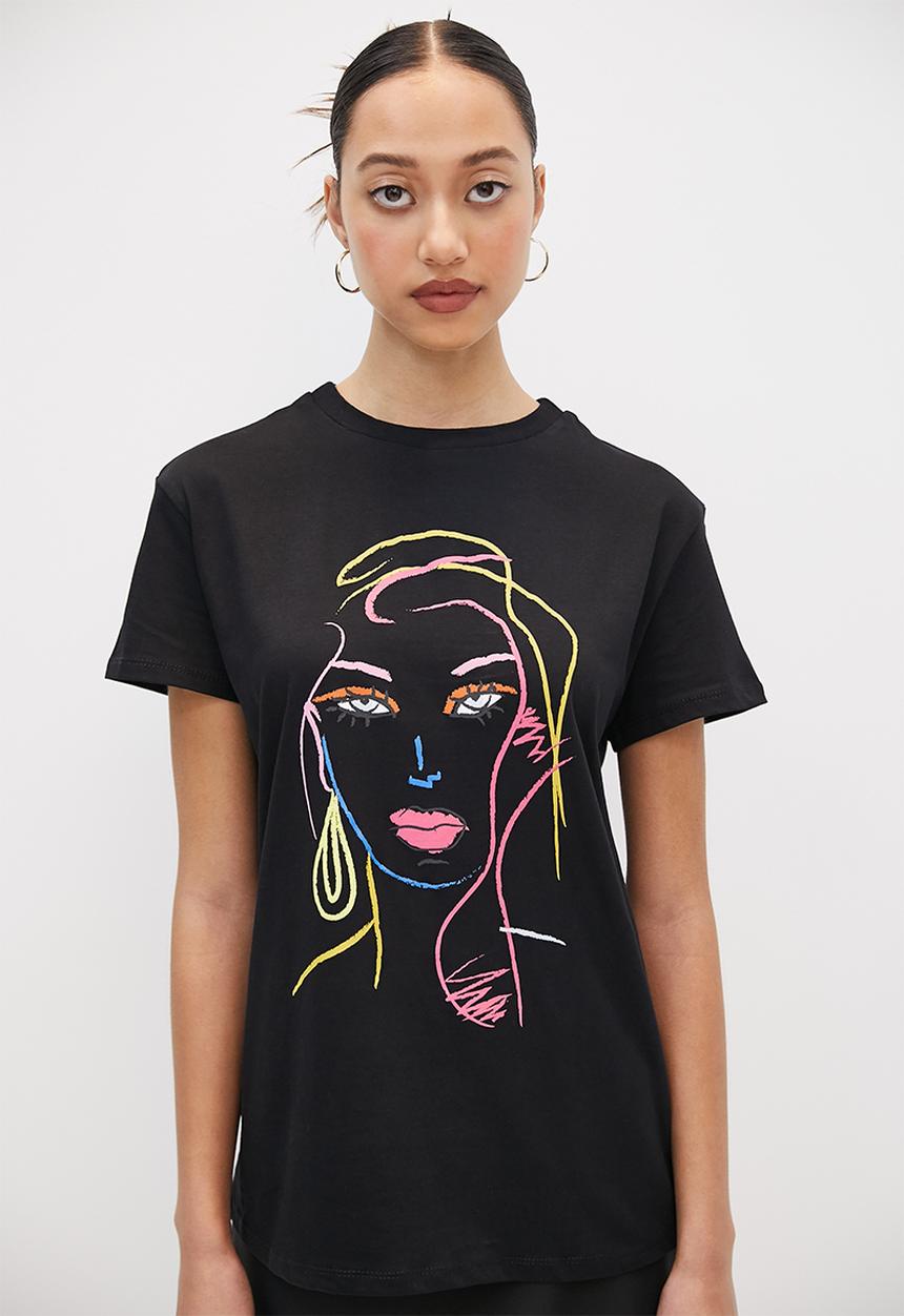 Superbalist - Basic crew easy fit placement tee - black