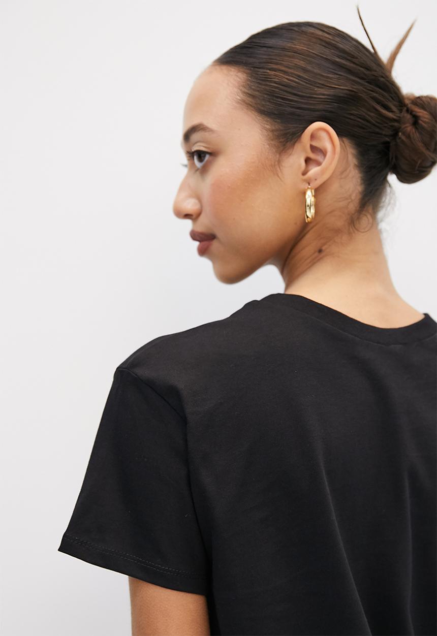Superbalist - Basic crew easy fit placement tee - black