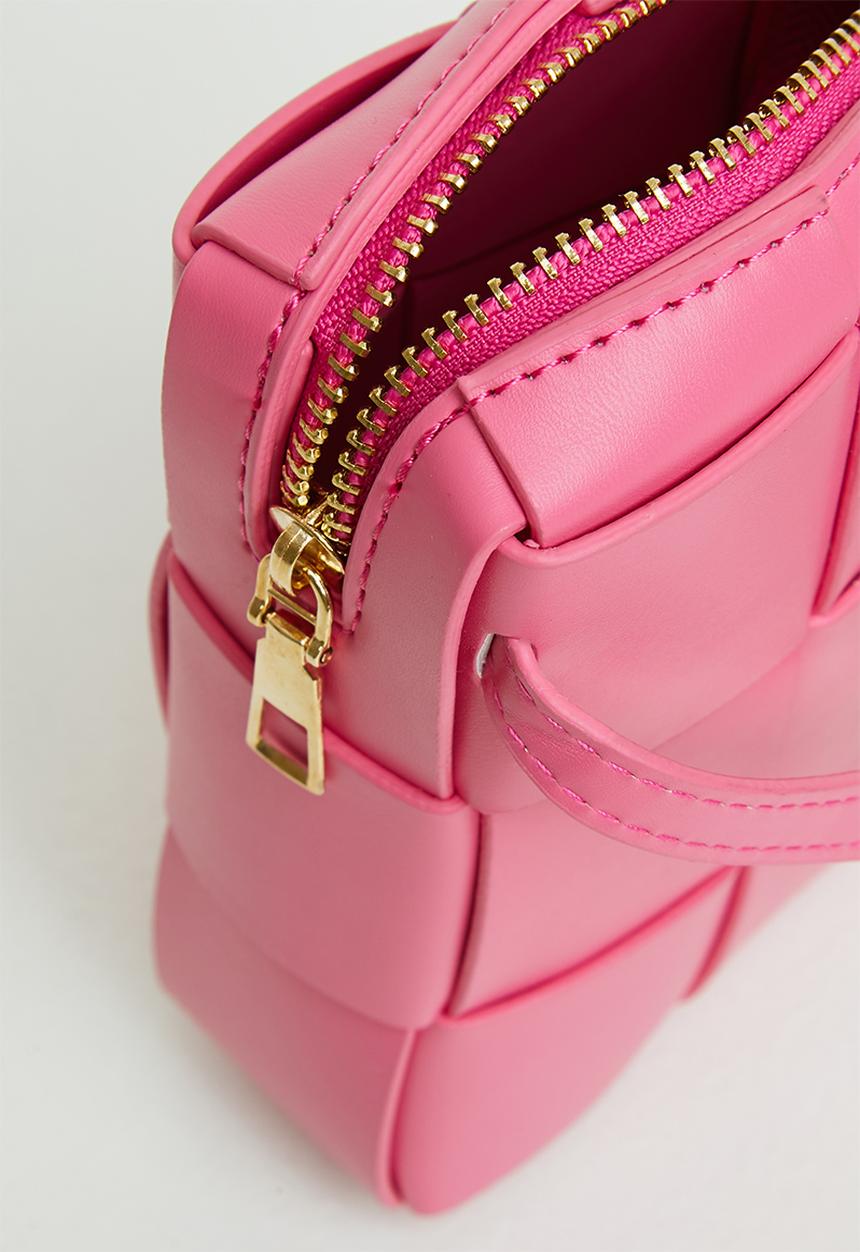 Superbalist - Woven crossbody bag - pink