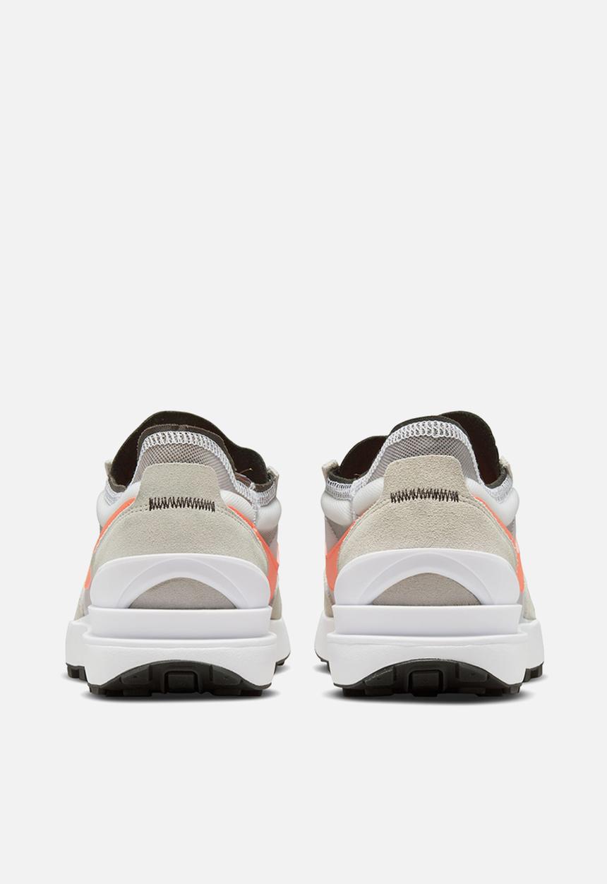 Nike - Nike waffle one - white/orange trance-light bone-black