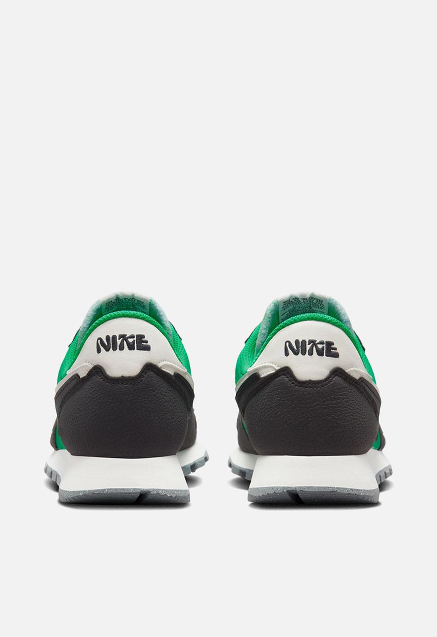 Nike - Air Pegasus 83