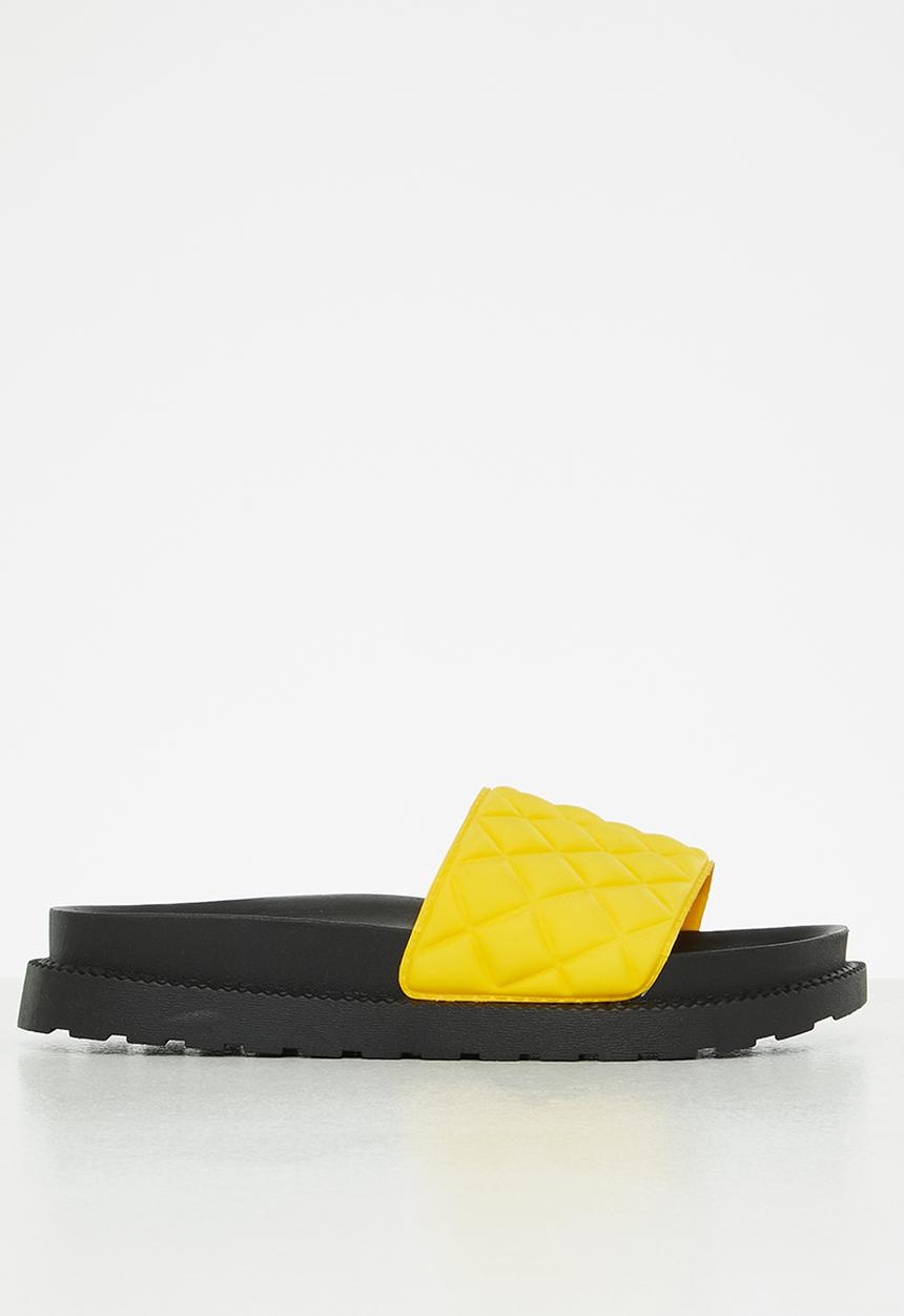 Seduction - Quilted flatform slide - mustard