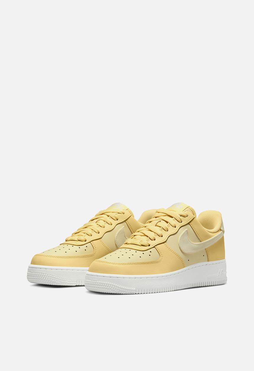 Nike - Nike air force 1 '07 ess - lemon drop/coconut milk-summit white