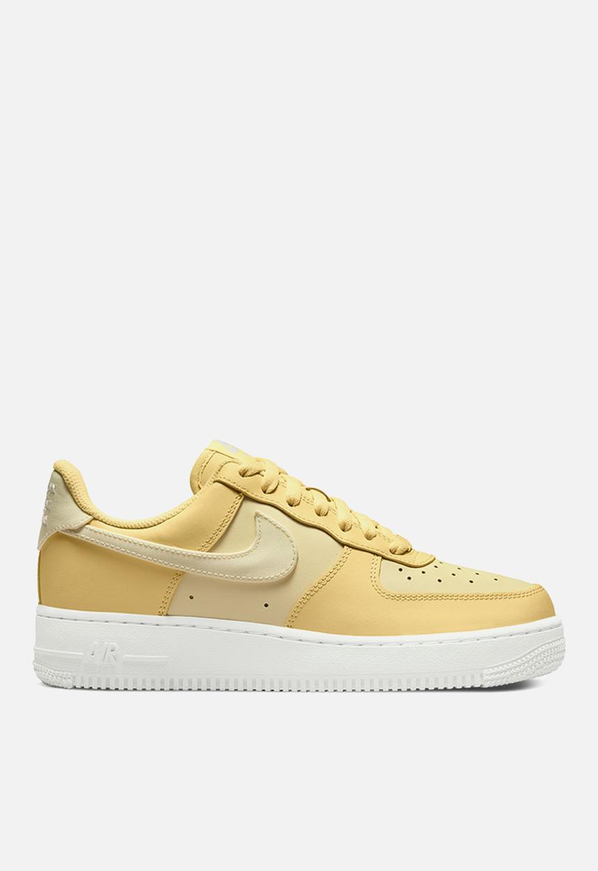 Nike - Nike air force 1 '07 ess - lemon drop/coconut milk-summit white