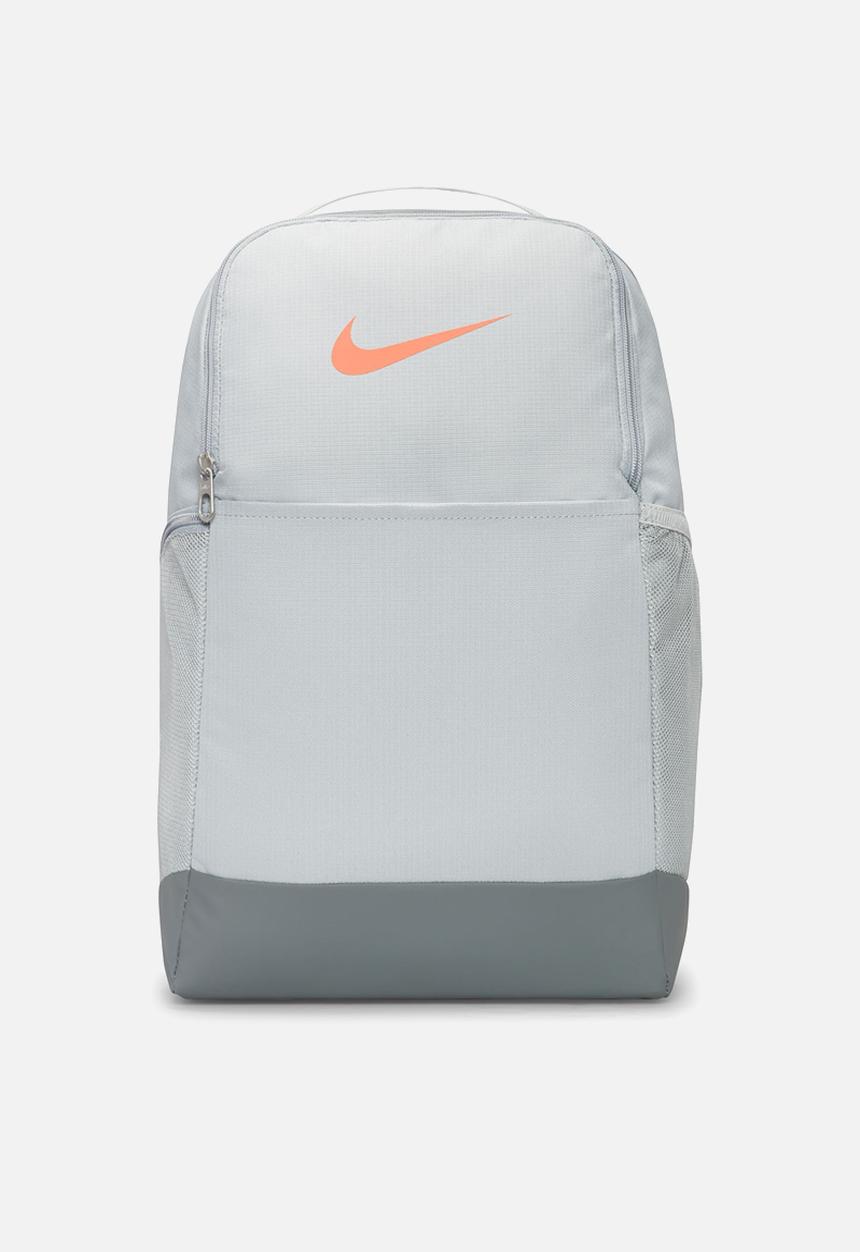 Nike - Nike brasilia 9.5 - lt smoke grey, smoke grey & orange trance
