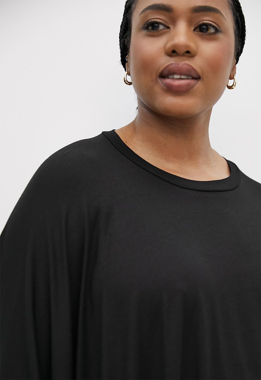 edit Plus - 3/4 Sleeve batwing top - black