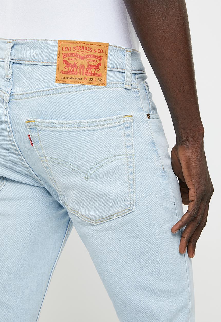 Levi’s® - Skinny taper - enjoy peace adv