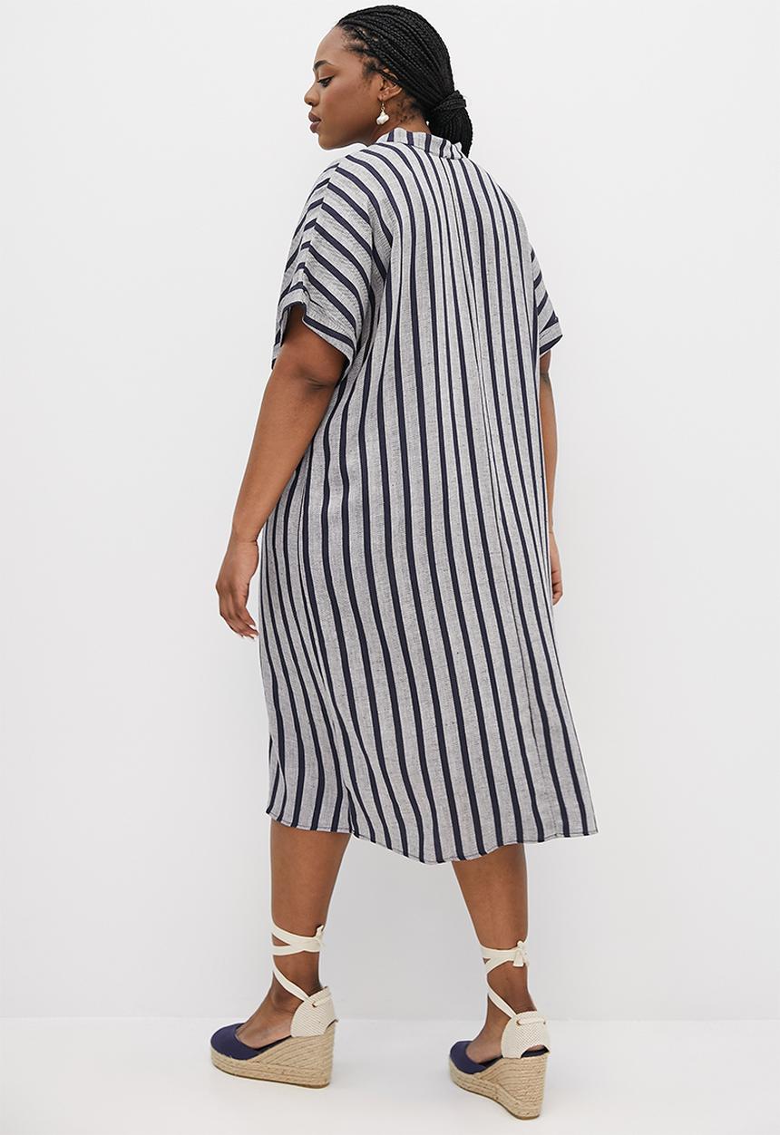edit Plus - Notch neck midi shift dress - navy stripe