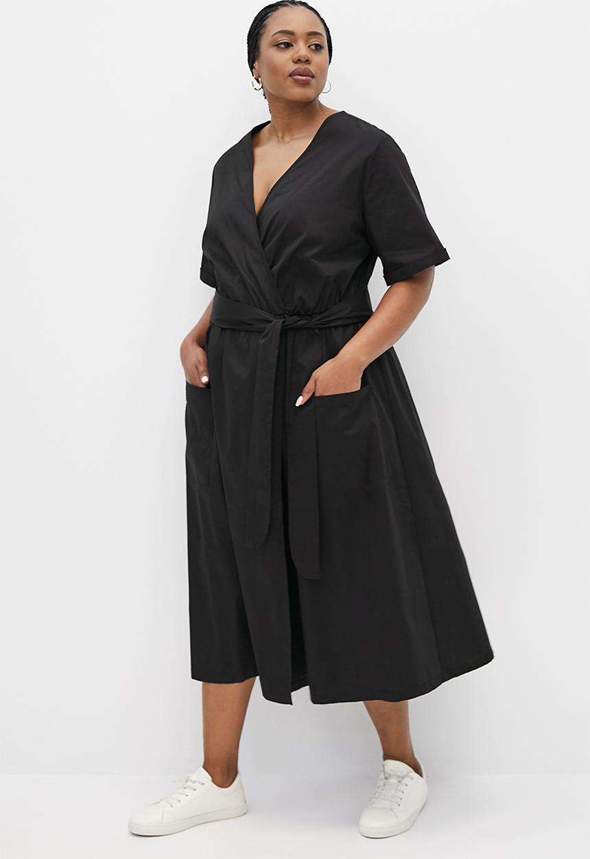 edit Plus - Short sleeve cotton wrap dress - black
