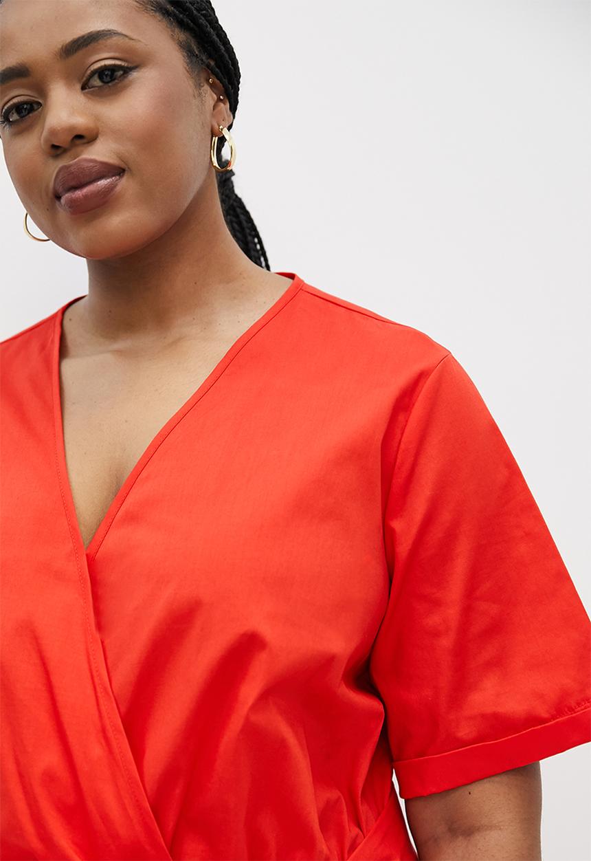 edit Plus - Short sleeve cotton wrap dress - red