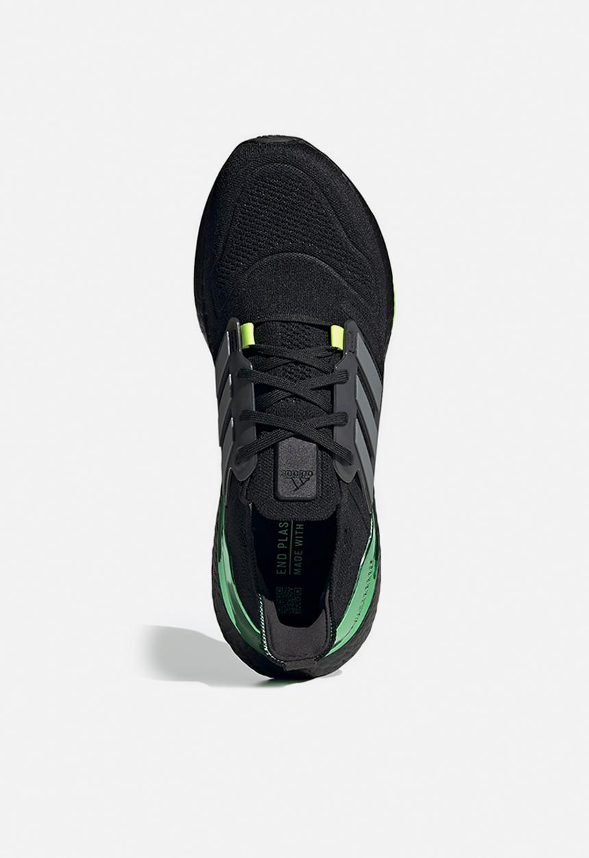 adidas Originals - Ultraboost 22 - core black/iron met./beam green
