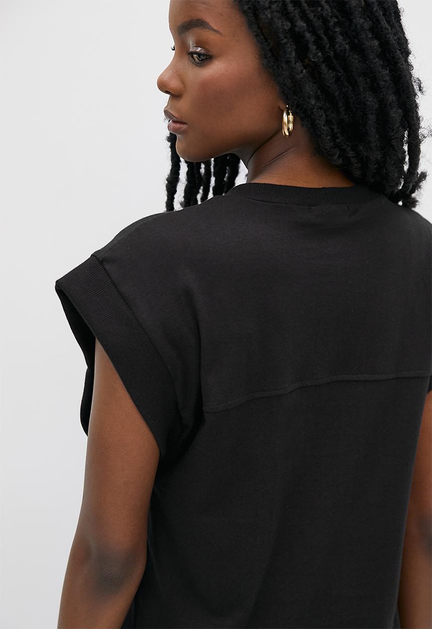 Superbalist - Relaxed grown on sleeve tee - black