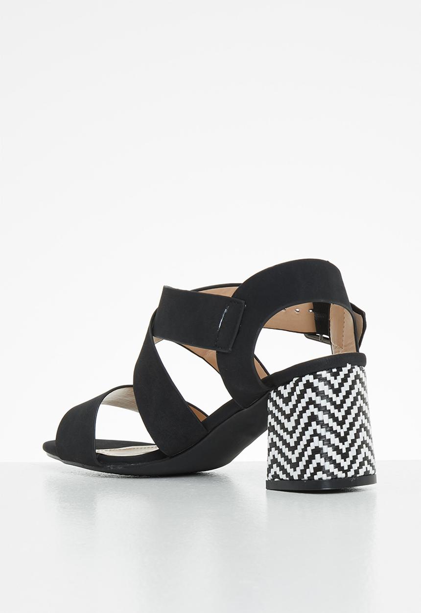 Butterfly Feet - Nicolsen 2 ankle tie block heel - black