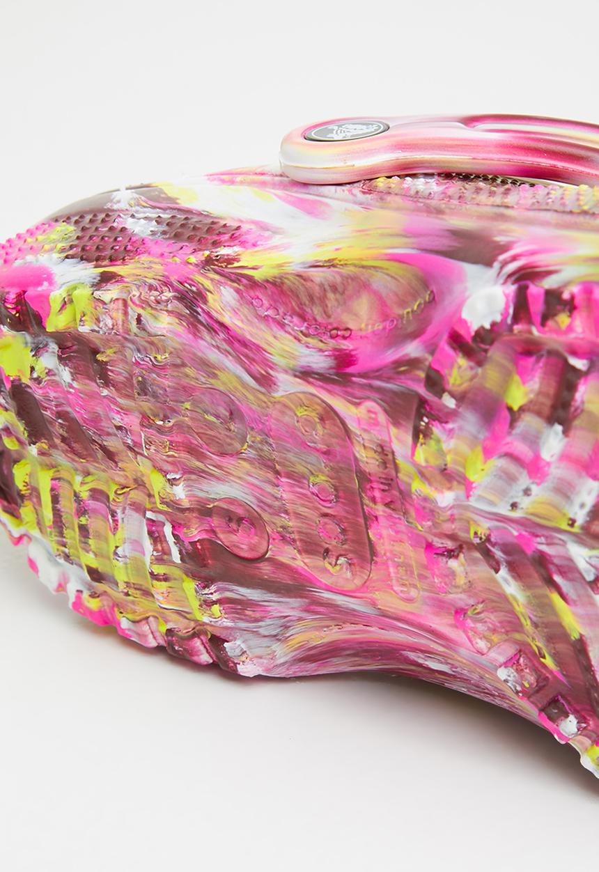 Crocs - Classic marbled clog - electric pink 