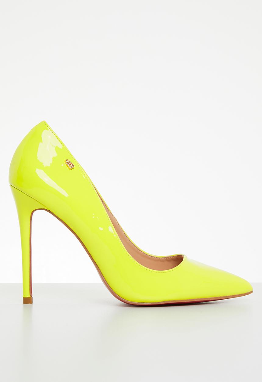 Miss Black - Lou19 barely there court heel - yellow