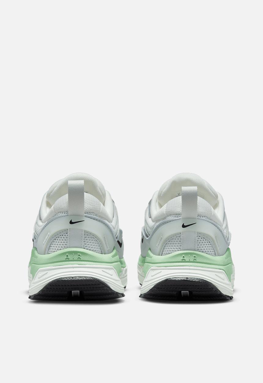 Nike - Air Max Bliss - summit white/metallic silver-black