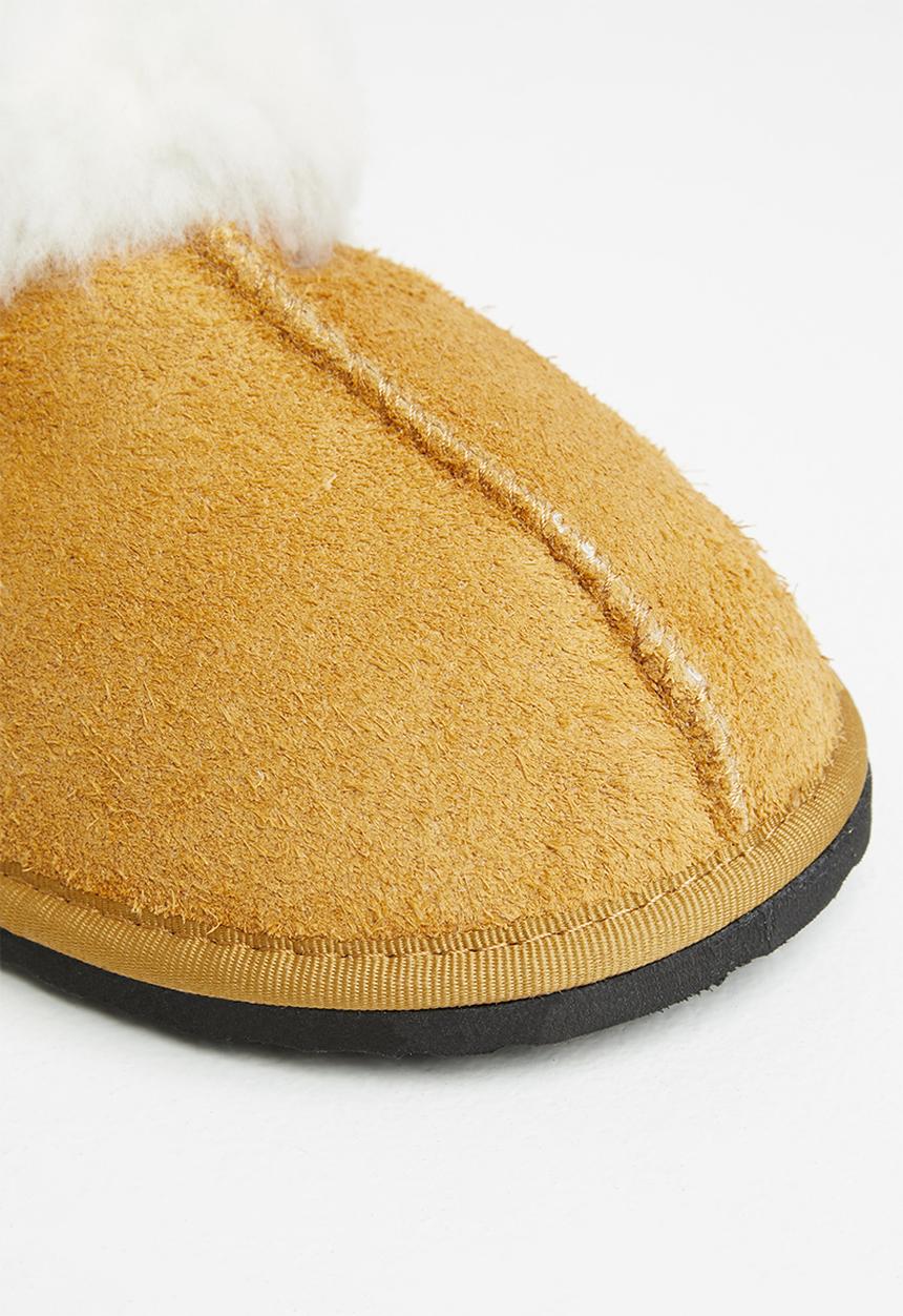 Karu - Sleek suede slipper - calypso mustard