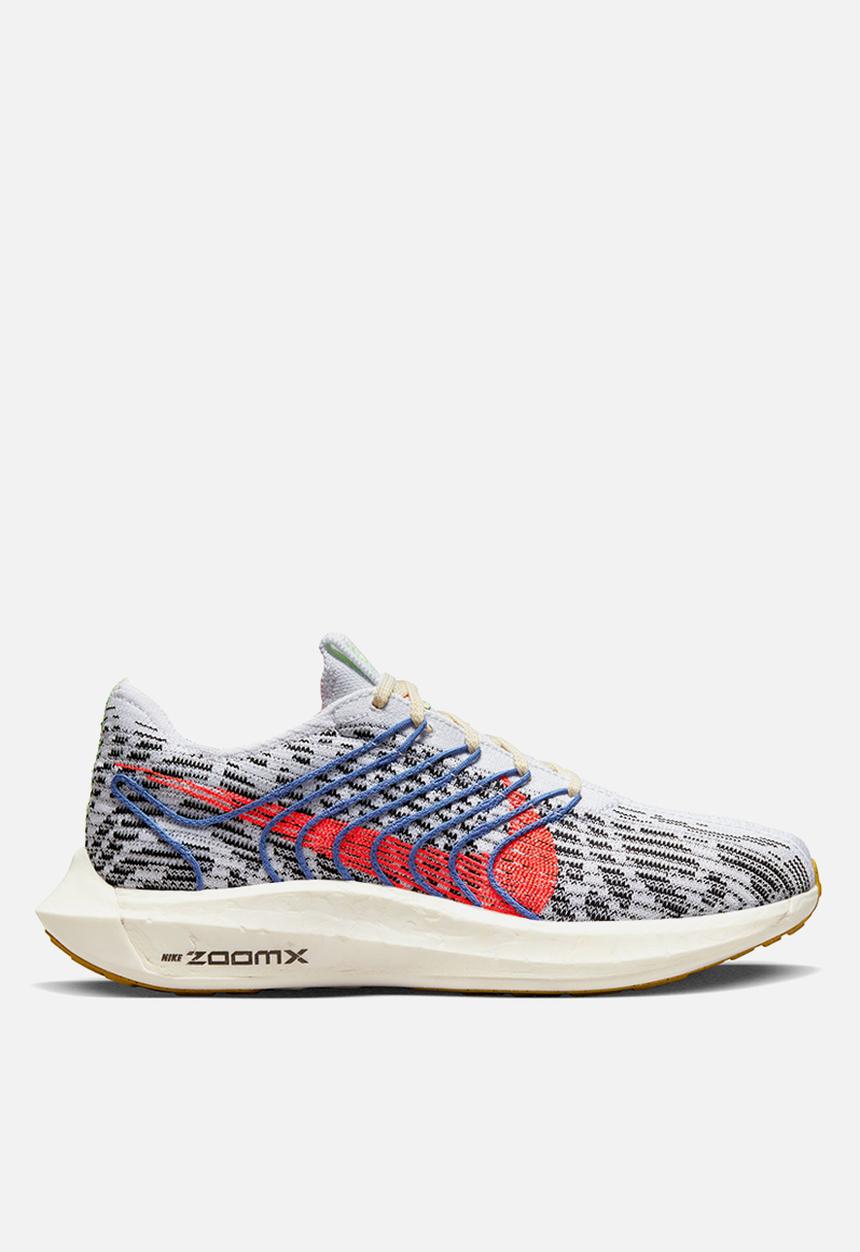 Nike - W pegasus turbo next nature - pure platinum/bright crimson-black