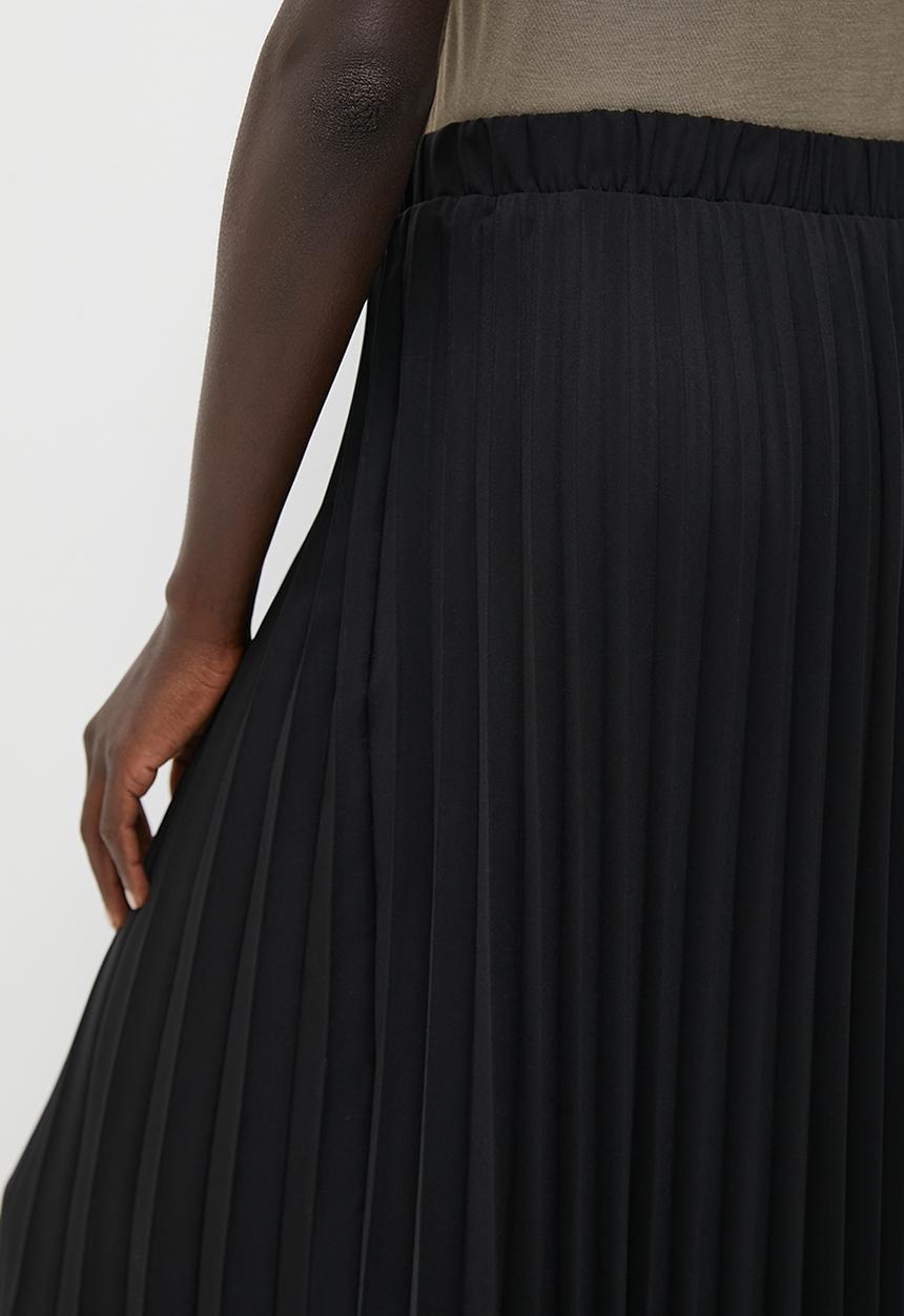 edit - Soft woven pleated maxi skirt - black