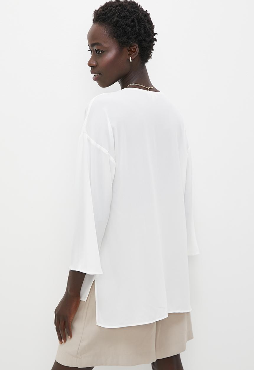 edit - V-neck hi low hem shell - milk