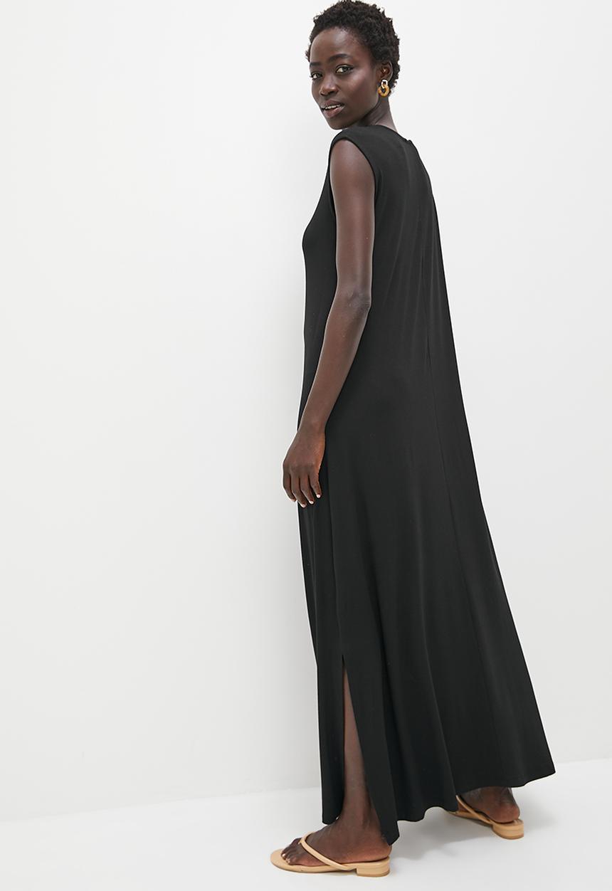 edit - Slit detail a-line knit maxi - black