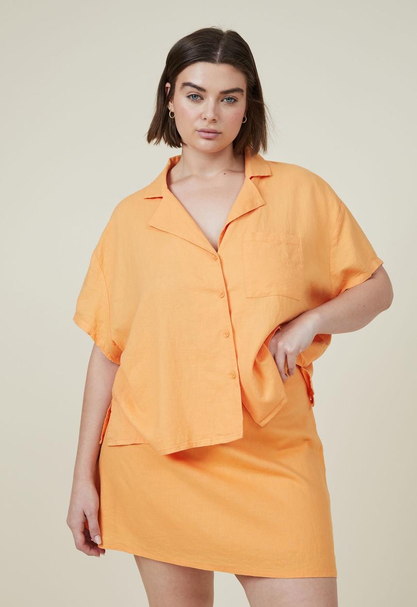 Cotton On - Curve haven short sleeve shirt - soft orange
