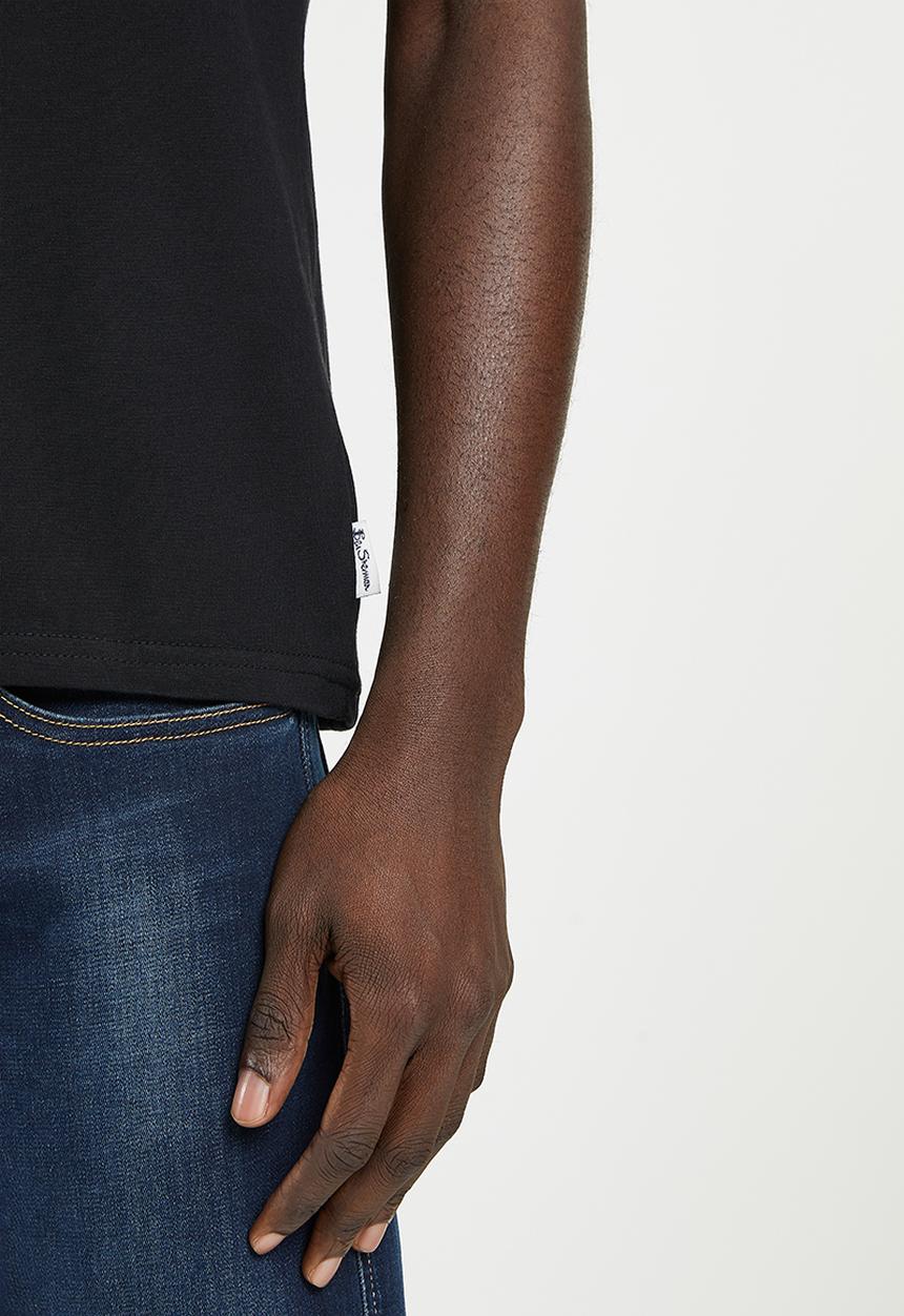 Ben Sherman - Script chq emboss 1 up tee - black