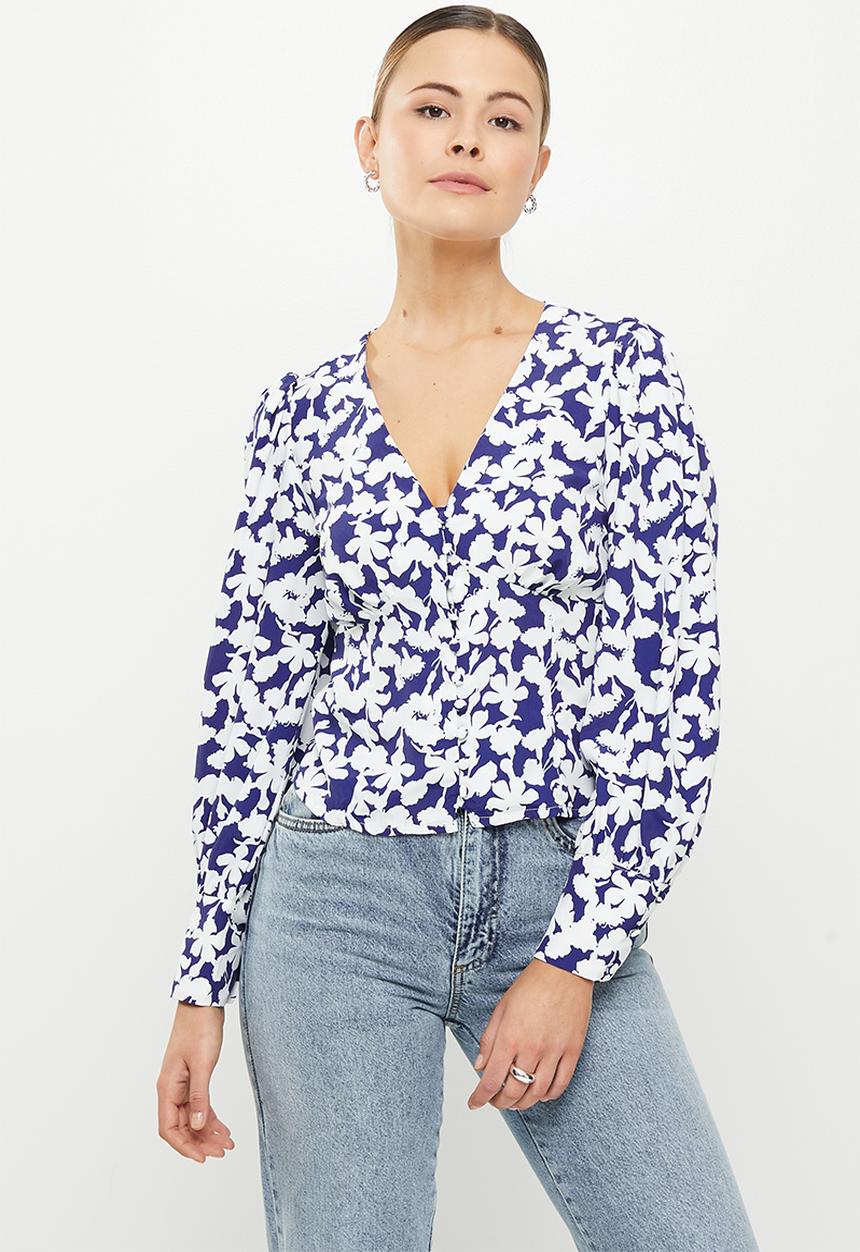 Glamorous - Blue block floral v-neck printed blouse - blue