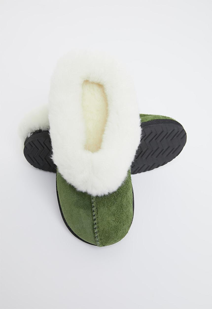 Karu - Sleek suede slipper - gunston olive green