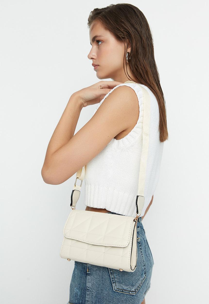 Trendyol - Quilt detail shoulder bag - white