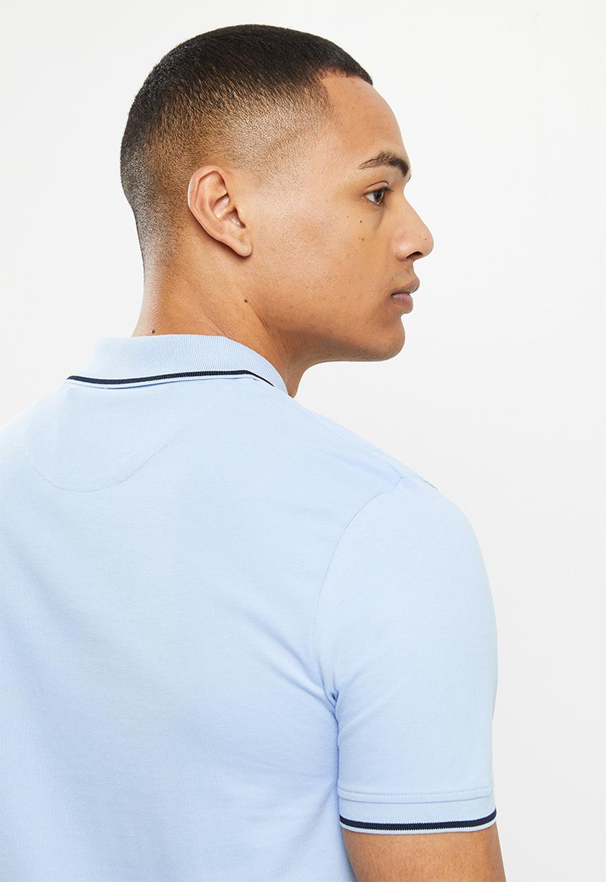 Lyle & Scott - Tipped polo shirt - light blue & dark navy