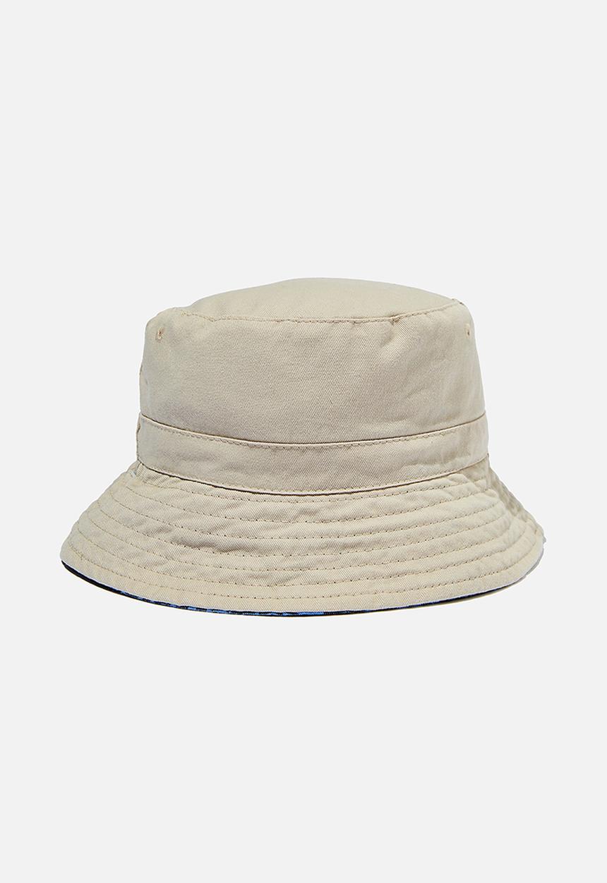 Cotton On - Reversible bucket hat - wonky whip/rainy day
