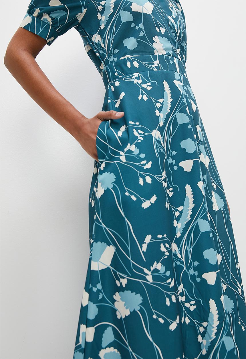 edit - Deep v-neck linen resort maxi - minimal abstract