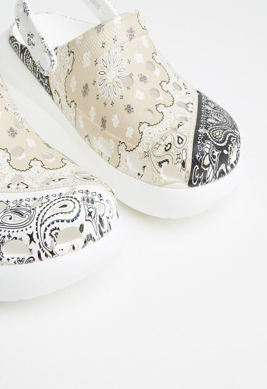 Crocs - Classic crush bandana clog - chai