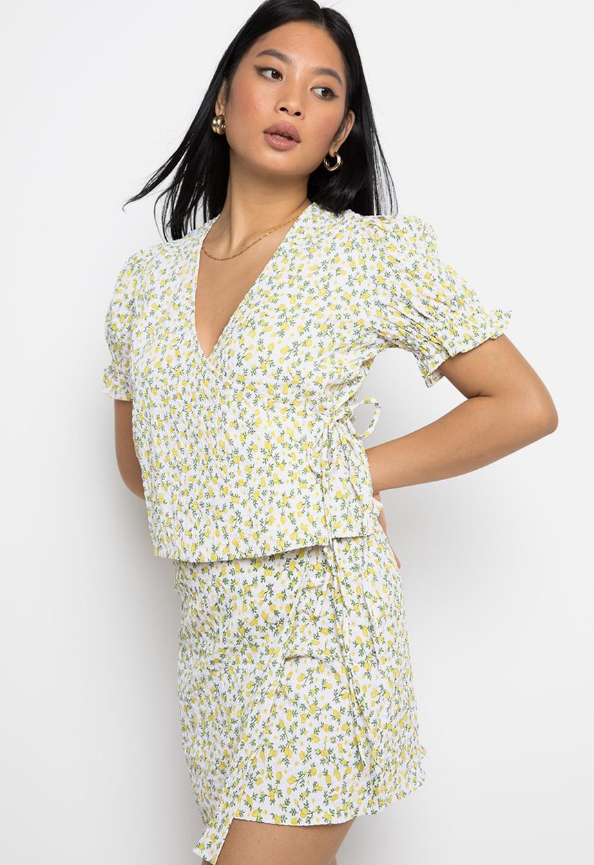 Daisy Street - Crop wrap top - white & yellow lemon print