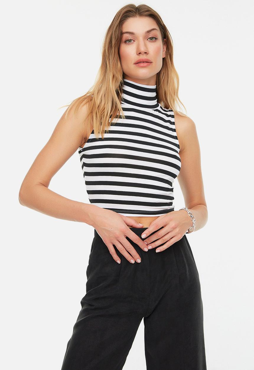 Trendyol - Turtleneck striped crop top - black