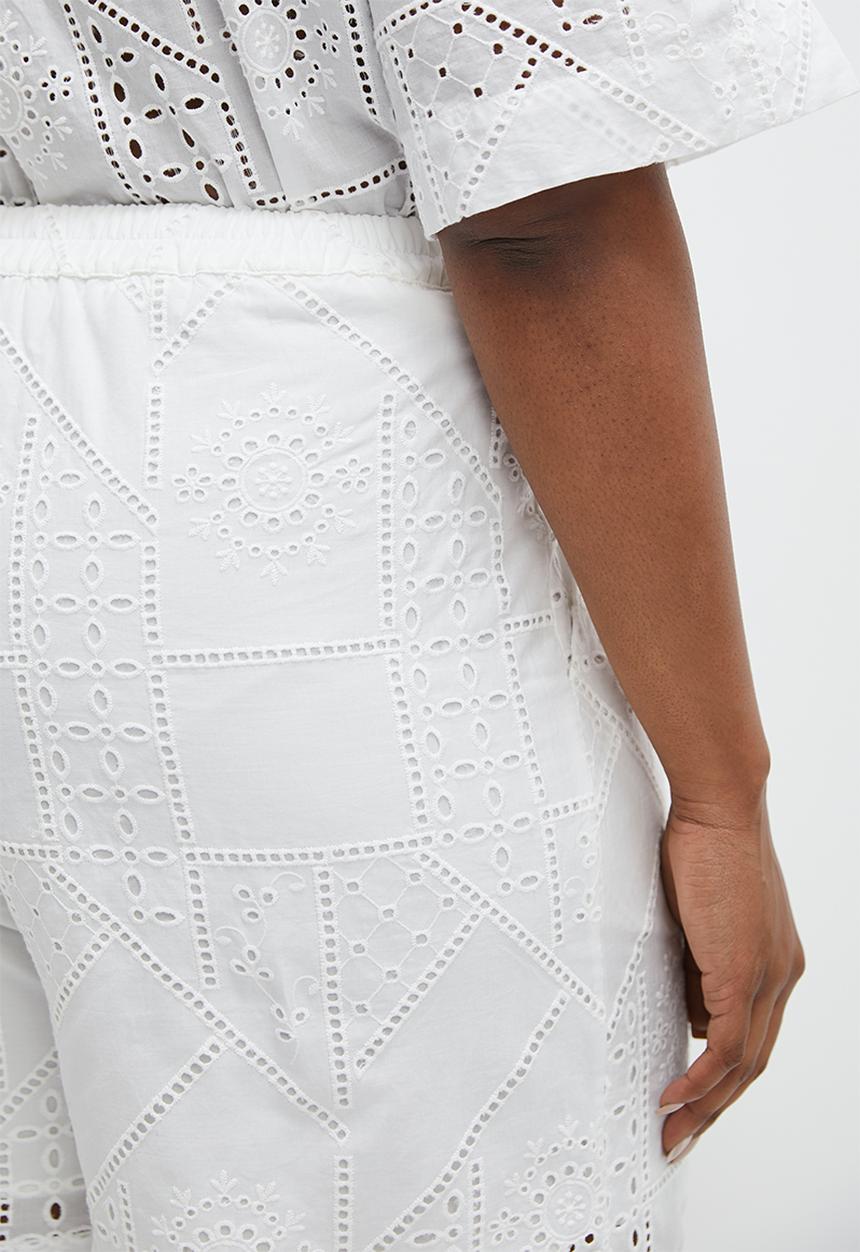 Superbalist - Anglaise easy pull on shorts - white