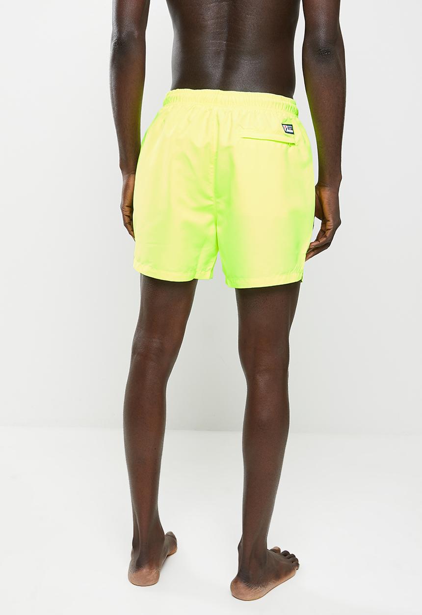 Superdry. - Code essential 15 inch swim shorts - cuba green