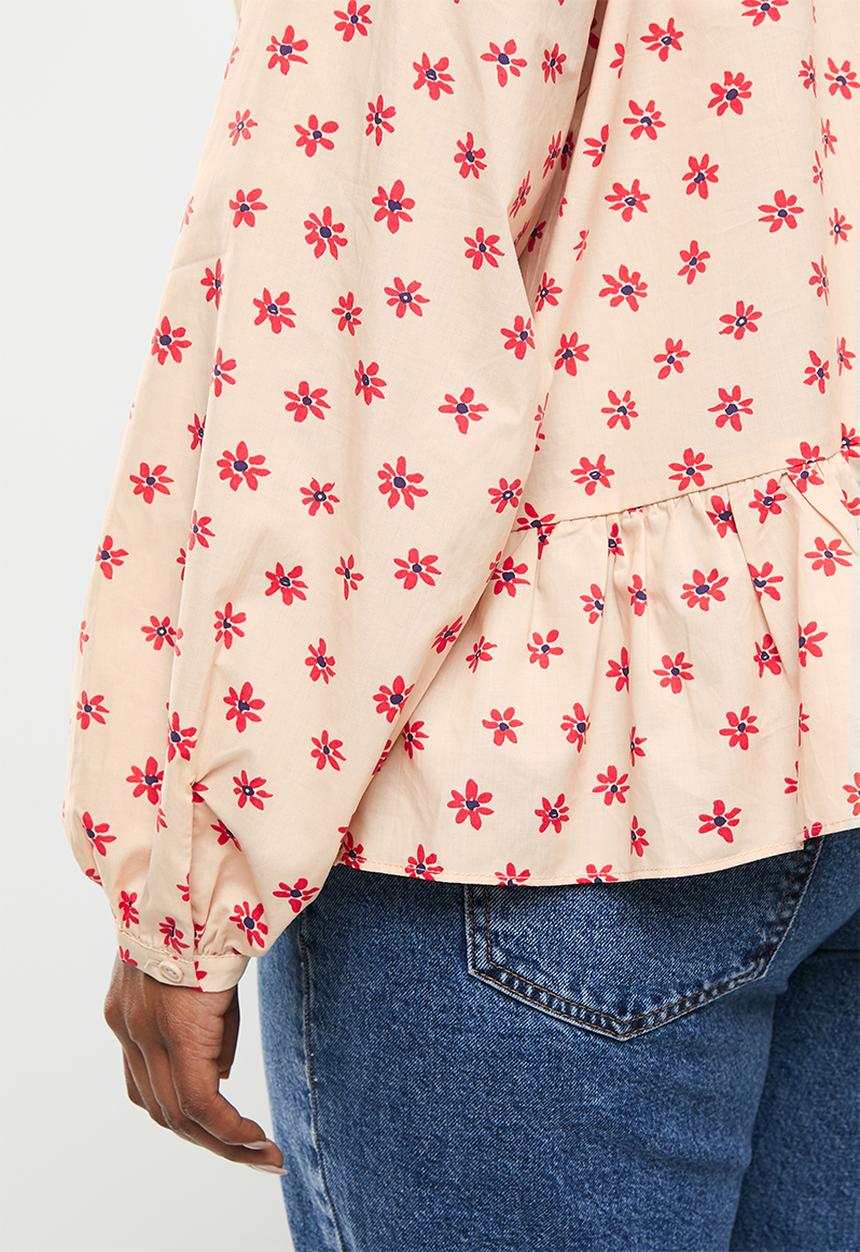 Glamorous - Plus top - stone  & red daisy