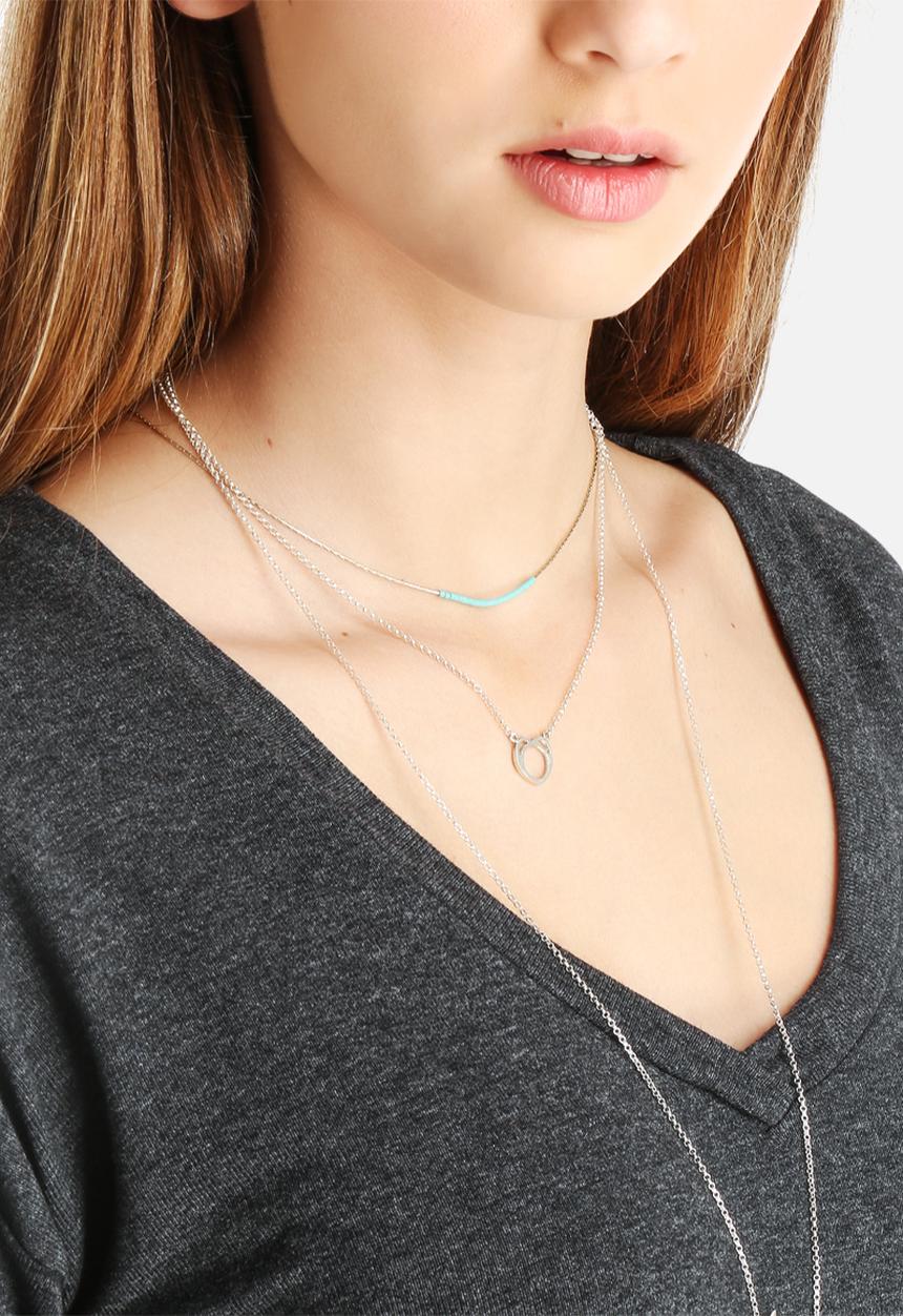 Vero Moda - Busy V-Neck Top