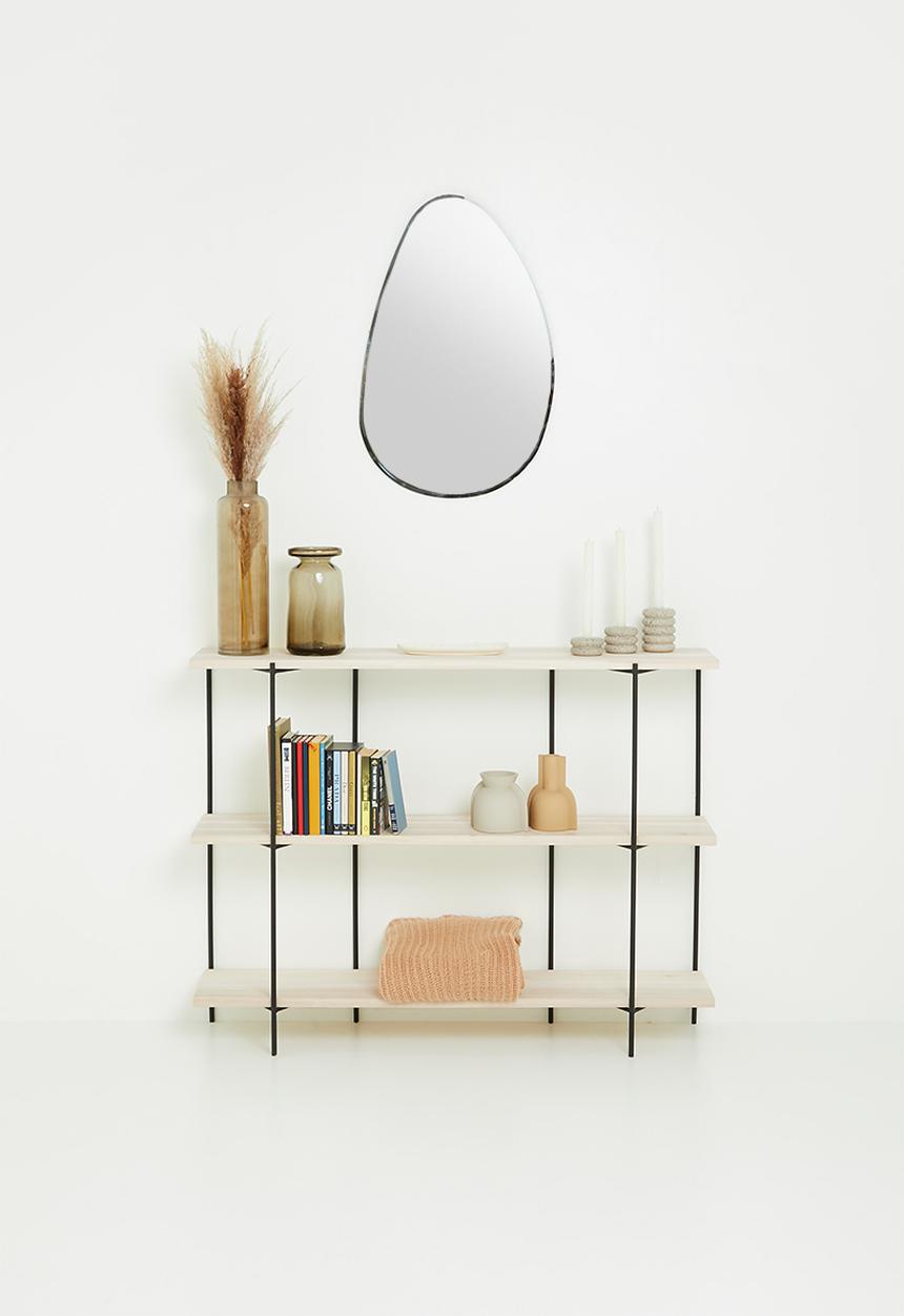 Emerging Creatives - Aaron server - natural