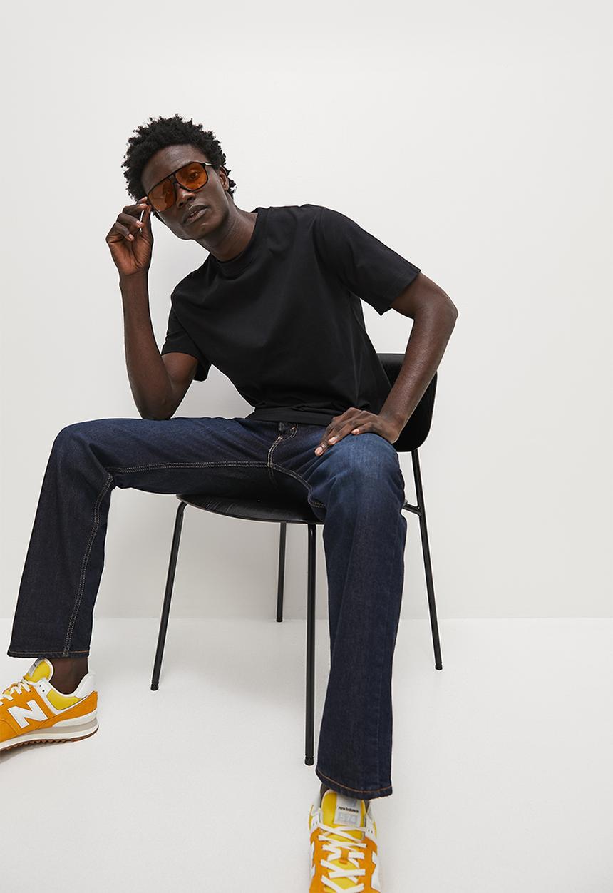 Superbalist - Relaxed fit organic crew neck - black